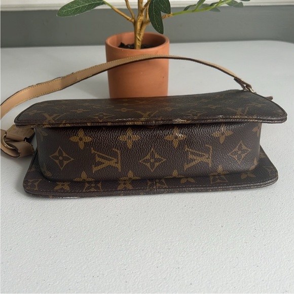 Beautiful bag, great quality material - Picture 3 of 9